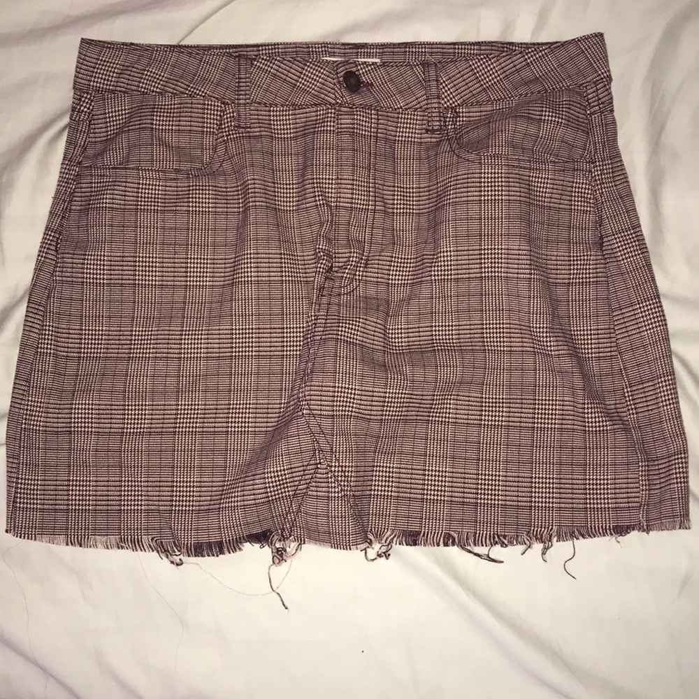 Super cute form fitting skirt